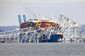 ABD’de köprüye çarpan gemi 2016’da Belçika’da da kazaya karışmış
