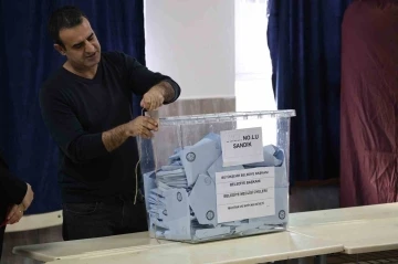 Adana’da oy kullanma işlemi tamamlandı oy sayımı başladı
