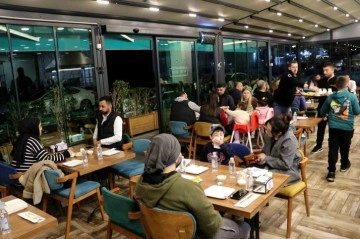 Adana’da Ramazan Ayında Tatlıcılarda Yoğunluk