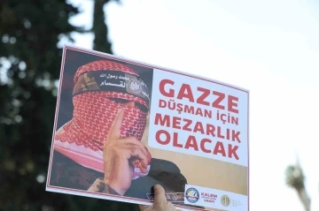 Adana’da şehitler ve Filistin için yürüyüş düzenlendi
