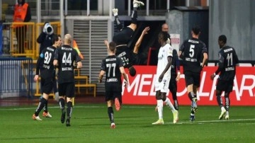 Adana Demirspor liderliğini 4 golle sürdürdü