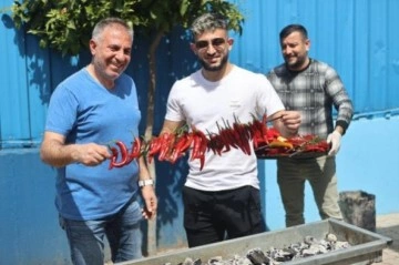 Adana Demirspor'a Hatayspor deplasmanı öncesi metrelik kebap dopingi