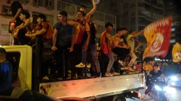 Adana’nın Kozan ilçesinde Galatasaray’ın şampiyonluğu kutlandı
