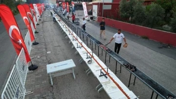 Adanalı kebapçıdan Cumhuriyet’in 100’üncü yılına özel 100 metre boru kebabı