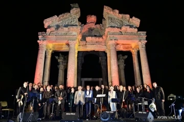 Afrodisias antik kentinde &quot;Şifa veren ele vefa&quot; konseri
