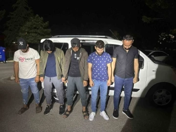 Afyonkarahisar’da kimliksiz 4 yabancı uyruklu şahıs yakalandı
