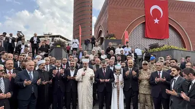 Batman’daki Kardeşlik Külliyesi Camisi ibadete açıldı