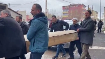 Ağrı’da Patnos’ta seyyar satıcı bir kişi camide intihar etti