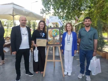 Ağrılı Zeynep Çetin, "Yeşil Geleceğim, Ailem ve Ben" resim yarışmasında Türkiye birincisi oldu
