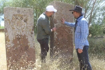 Ahlat’ta Türk büyüklerinin mezarları araştırılıyor
