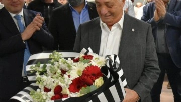 Ahmet Nur Çebi kulüp çalışanlarıyla vedalaştı