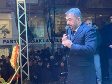 AK Parti’nin Pursaklar Belediye Başkan Adayı Çetin: “5 yılda 170 esere imza attık”
