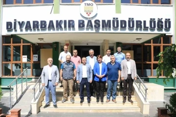 AK Partili Kepolu Ataman ve beraberindekiler çiftçinin TMO sorununu çözdü
