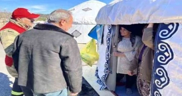 AK Partili Tin, Kırgız ve Kazak otağlarında kalan depremzedelerle buluştu