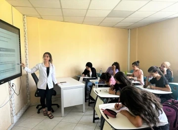 Akademi lise ve konukevi kız yurdu öğrencilerinden YKS başarısı
