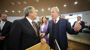 Akar, Gürcistan Parlamentosu'nda Görüşmeler Yaptı