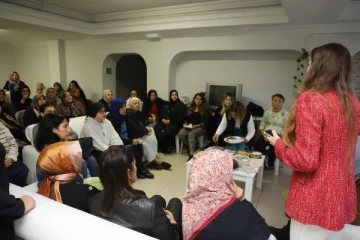 Akdeniz Belediyesi psikologları ebeveynlik sohbetlerine devam ediyor