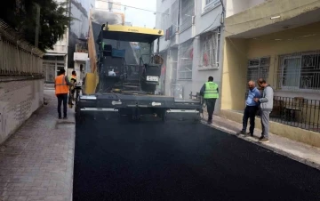 Akdeniz’de asfalt çalışmaları sürüyor
