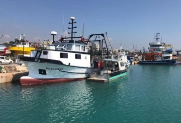 Akdeniz'de balıkçılar gün sayıyor