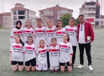 Akıncılarspor Kadın Futbol Takımı, ilk maçını yaptı
