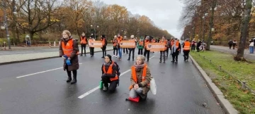 Almanya’da iklim aktivistlerinden oturma eylemi
