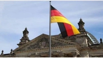 Almanya ekonomisi 2023'te yüzde 0,3 küçüldü