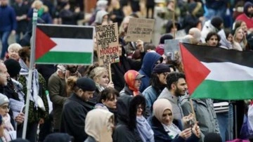 Almanya'da Filistin'e destek mitingi