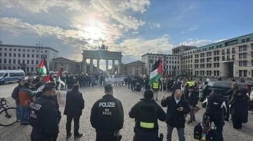 Almanya'daki Yahudi aydınlardan Filistin yanlısı gösterilerin yasaklanmasına tepki