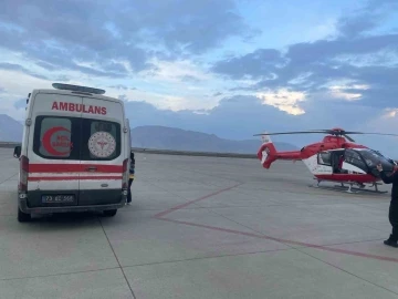 Ambulans helikopter 2,5 aylık bebek için havalandı
