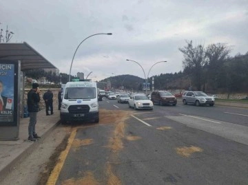 Ankara'da Durakta Bekleyen Otobüse Minibüs Çarptı: 1 Ölü, 1 Yaralı