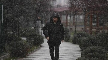 Ankara'da Kar Yağışı Etkili Olmaya Devam Ediyor