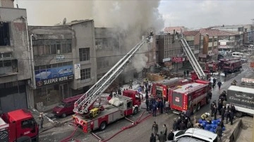 Ankara'da Mobilya İmalathanesinde Yangın Çıktı