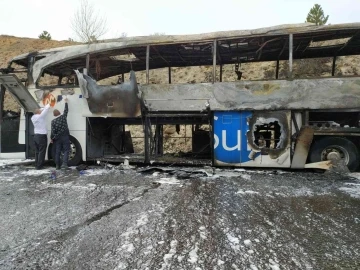 Ankara-İstanbul otobanında otobüs yangını
