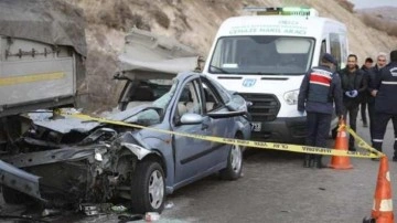 Ankara'da feci kaza: 2 ölü, 4 yaralı