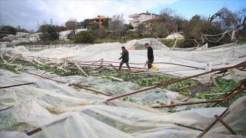 Antalya'da Hortum ve Sağanak Yağış Zararları