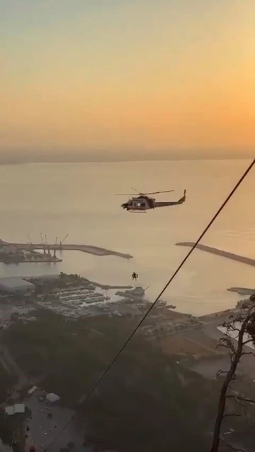 Antalya’da teleferik kazasında mahsur kalanlar helikopterle kurtarıldı
