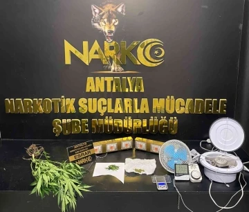 Antalya’da uyuşturucu madde satan zehir tacirlerine operasyon: 3 gözaltı
