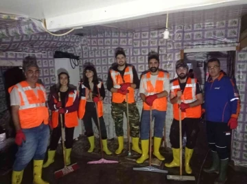 Antalya’daki sel felaketine, Aydın’daki gönüllülerden yardım eli
