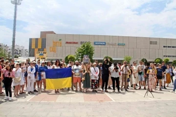 Antalya’daki yerleşik Rus ve Ukraynalılardan, ’Savaşa son verin’ çağrısı
