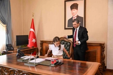 Antalya’nın çocuk valisi makamı devraldı
