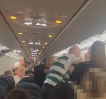 Antalya seferi yapan uçakta İskoç yolcu polise yumrukla saldırdı
