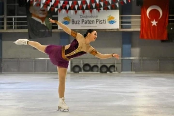 Antalyalı Selin, buz pateninde madalyalı ilk sporcu oldu