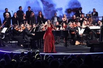 Antalyalılar 23. Uluslararası Piyano Festivali’nde Candan Erçetin konseriyle coştu
