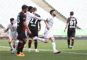 Antalyaspor, deplasmanda 10 hafta sonra galibiyeti hatırladı