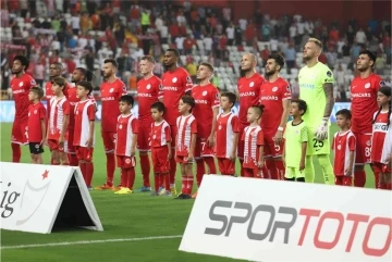 Antalyaspor son 2 haftada kalesinde 7 gol gördü
