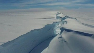 Antarktika&rsquo;dan Londra büyüklüğünde buz dağı koptu