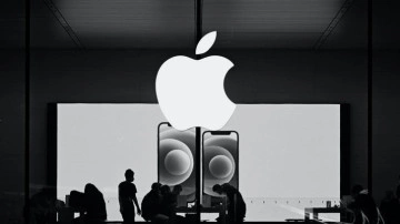 Apple hisseleri rekor kırdı... Piyasa değeri zirveyi yeniledi!