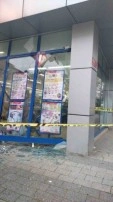 Ataşehir'de Kontrolden Çıkan Araç Markete Daldı, 1 Kişi Yaralandı