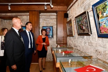 Atatürk rölyefleri İbramaki Sanat Galerisi’nde

