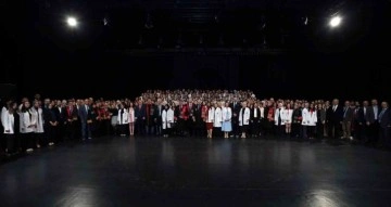Atatürk Üniversitesi Tıp Fakültesi'nde Öğrenciler Önlüklerini Giydi